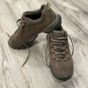 Vasque hiking boots 9 Wide!